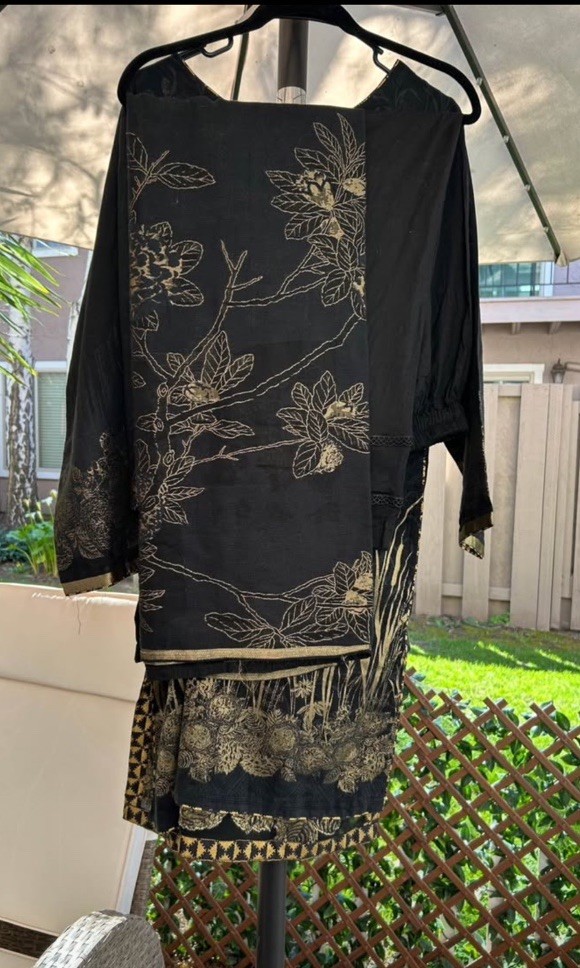 Junaid Jamshed Black & Gold 3-Piece Suit – Size Large – Elegant Pakistani Outfit