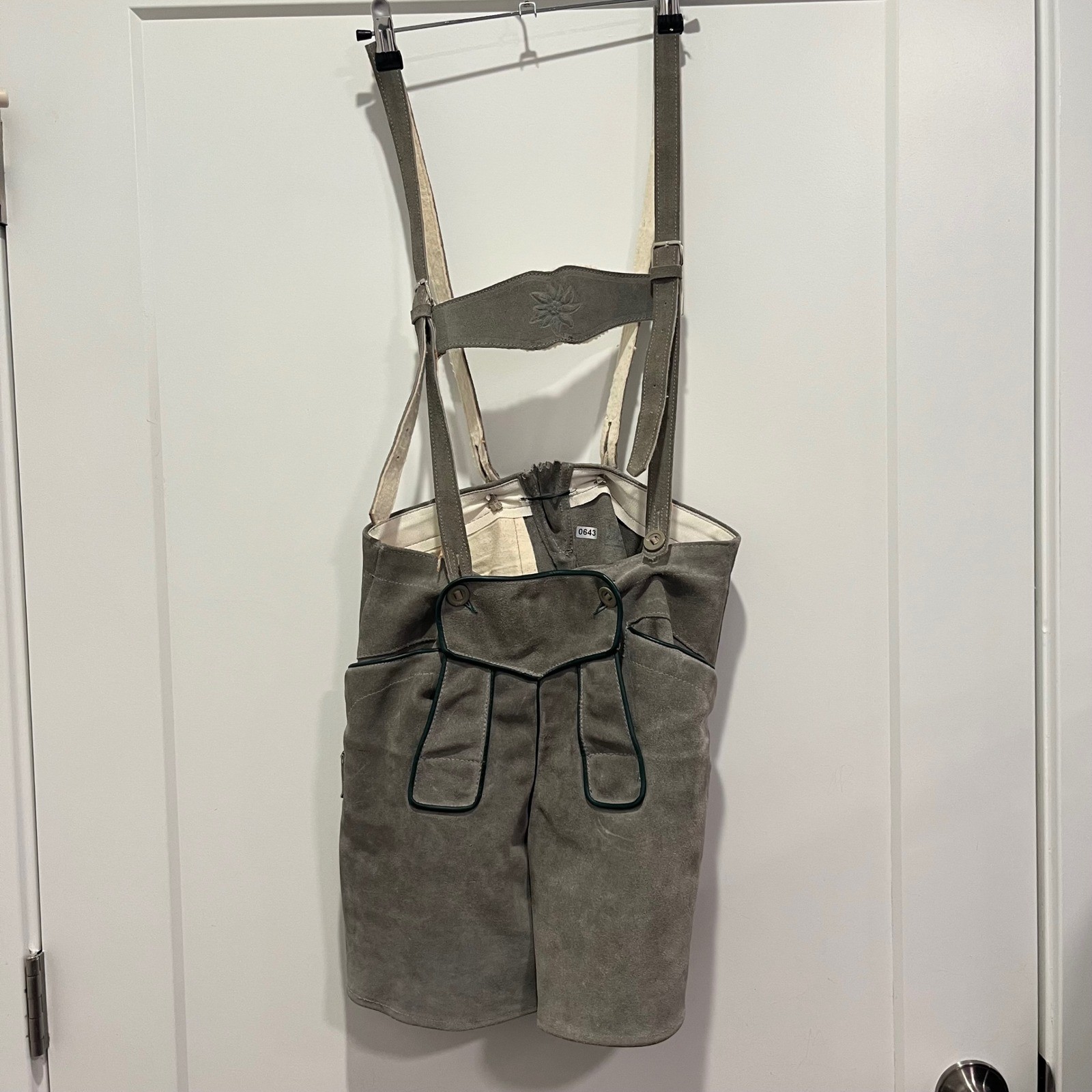 Vintage German Lederhosen Grey Suede Leather Alpine Shorts Suspenders Women 26