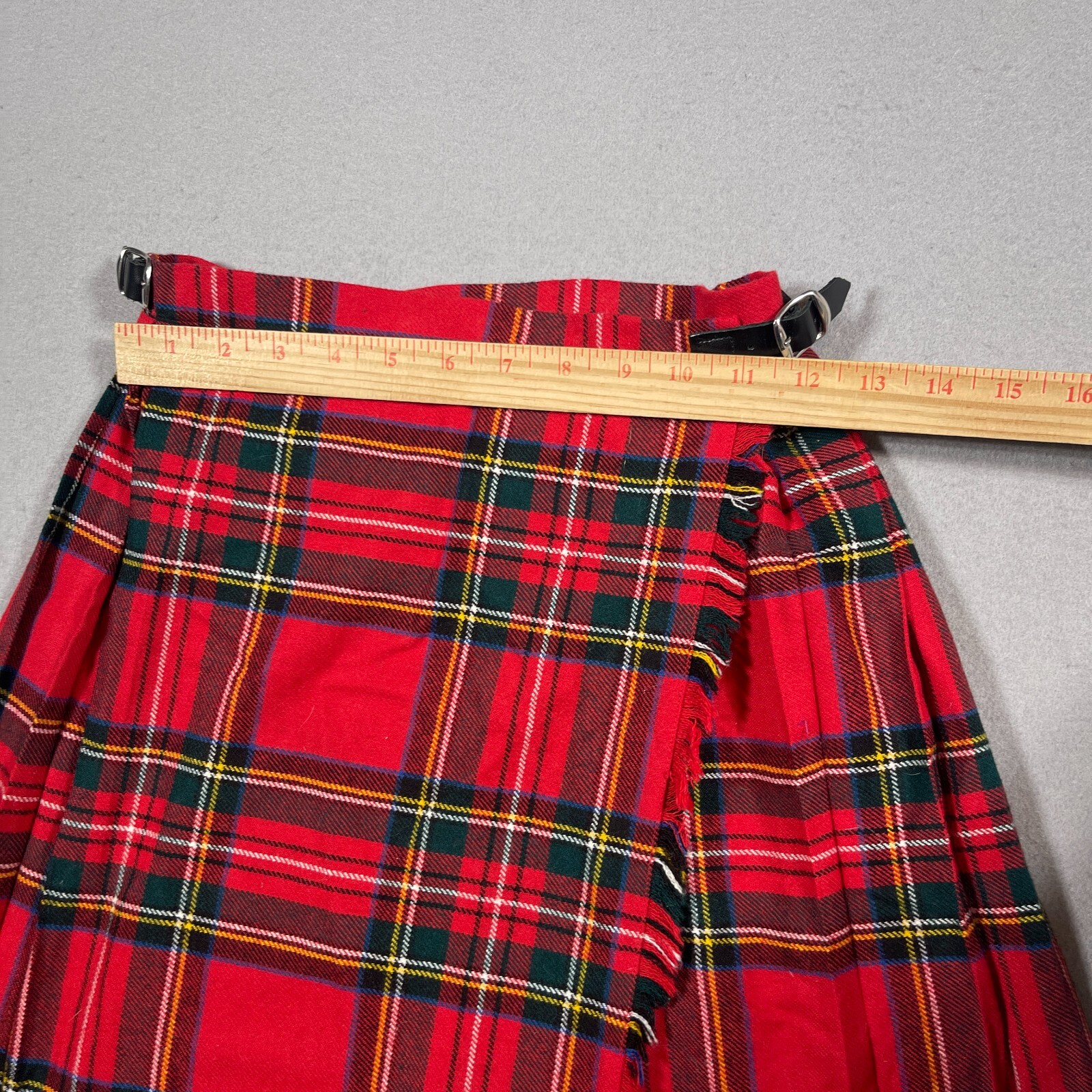 O’Neil of Dublin Kilt Skirt Short Ireland Green Red Tartan Wool Belted 28