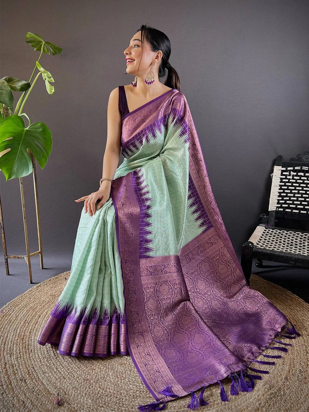 Women Saree Banarasi Silk Gadwal Pattu Green Color Rich Zari Border With Blouse