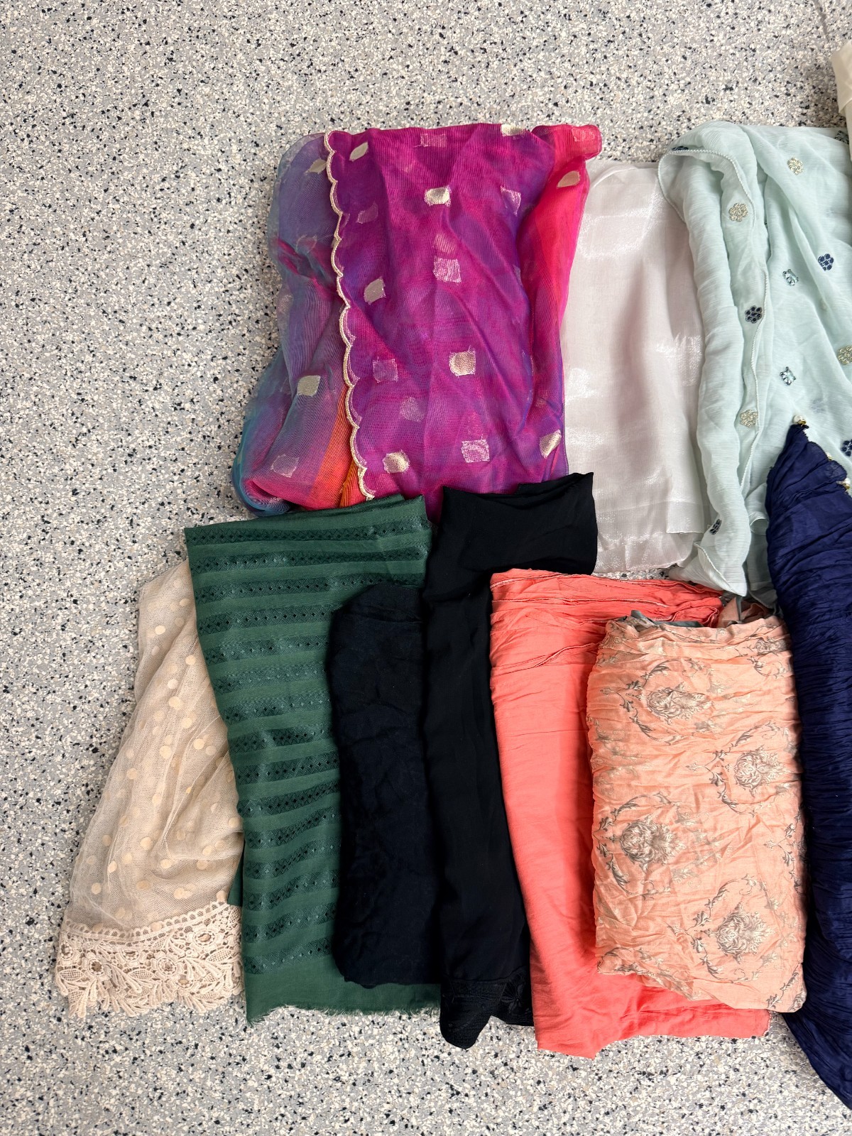Indian seree cloth wrap in various colors and fabrics….Huge Lot!!