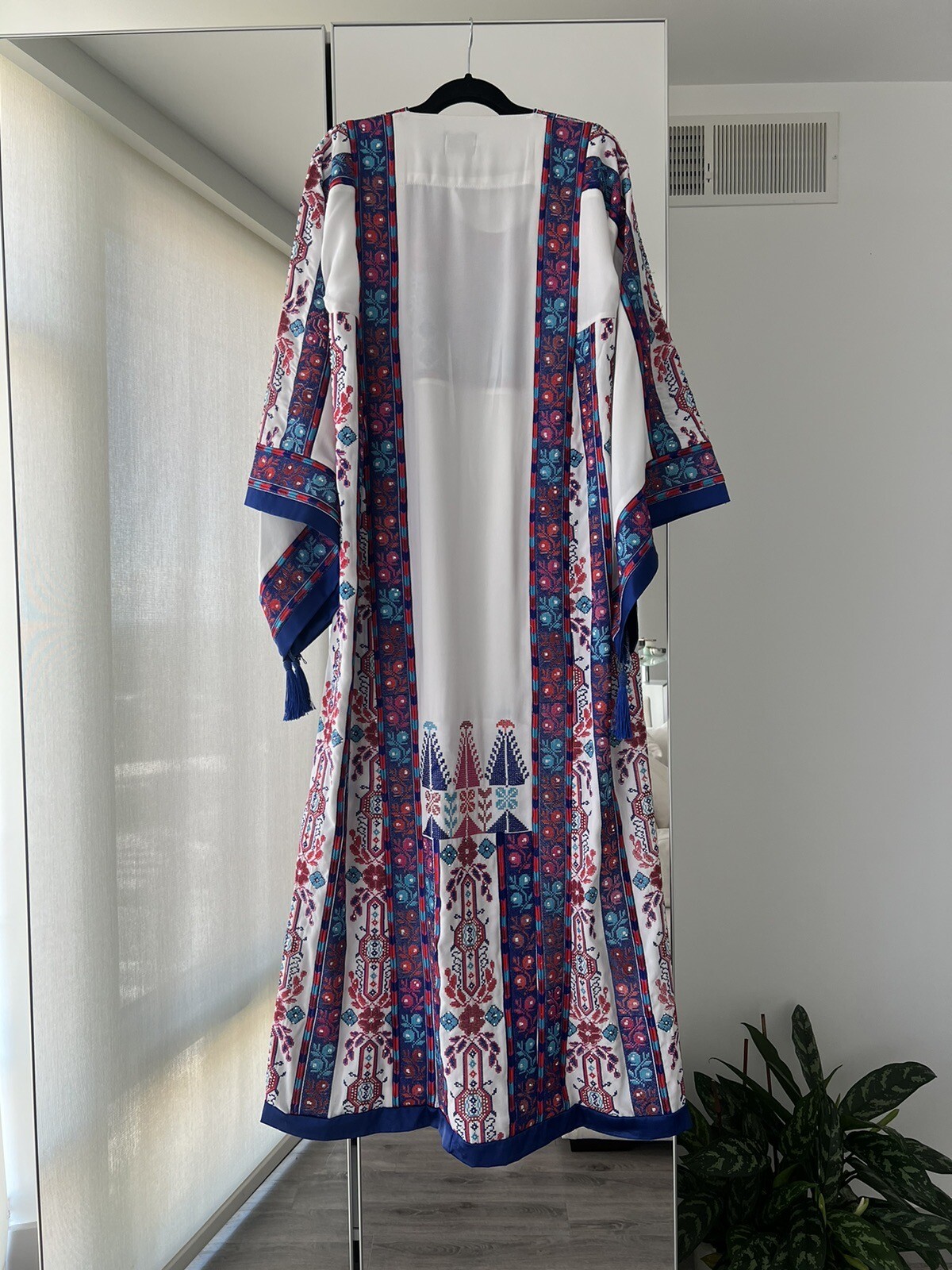Beautiful White Thobe With Multi Color Tatreez