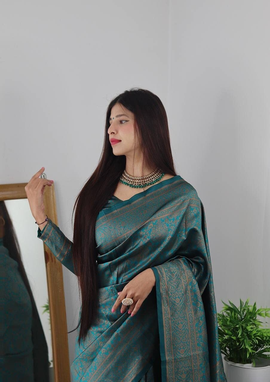 Women’s Amazing Kanjivaram Soft Lichi Silk Banarasi Saree With Blouse Piece
