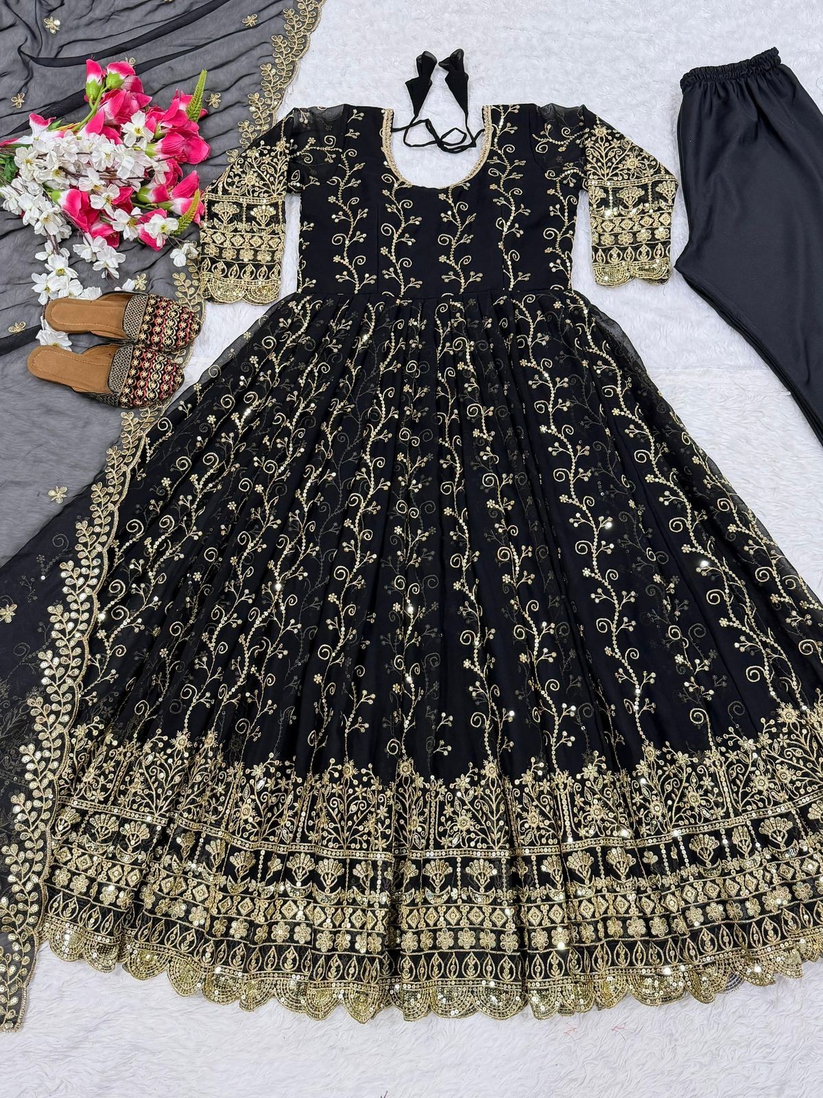 Presenting New Đěsigner Anarkali Suit In New Fancy Style