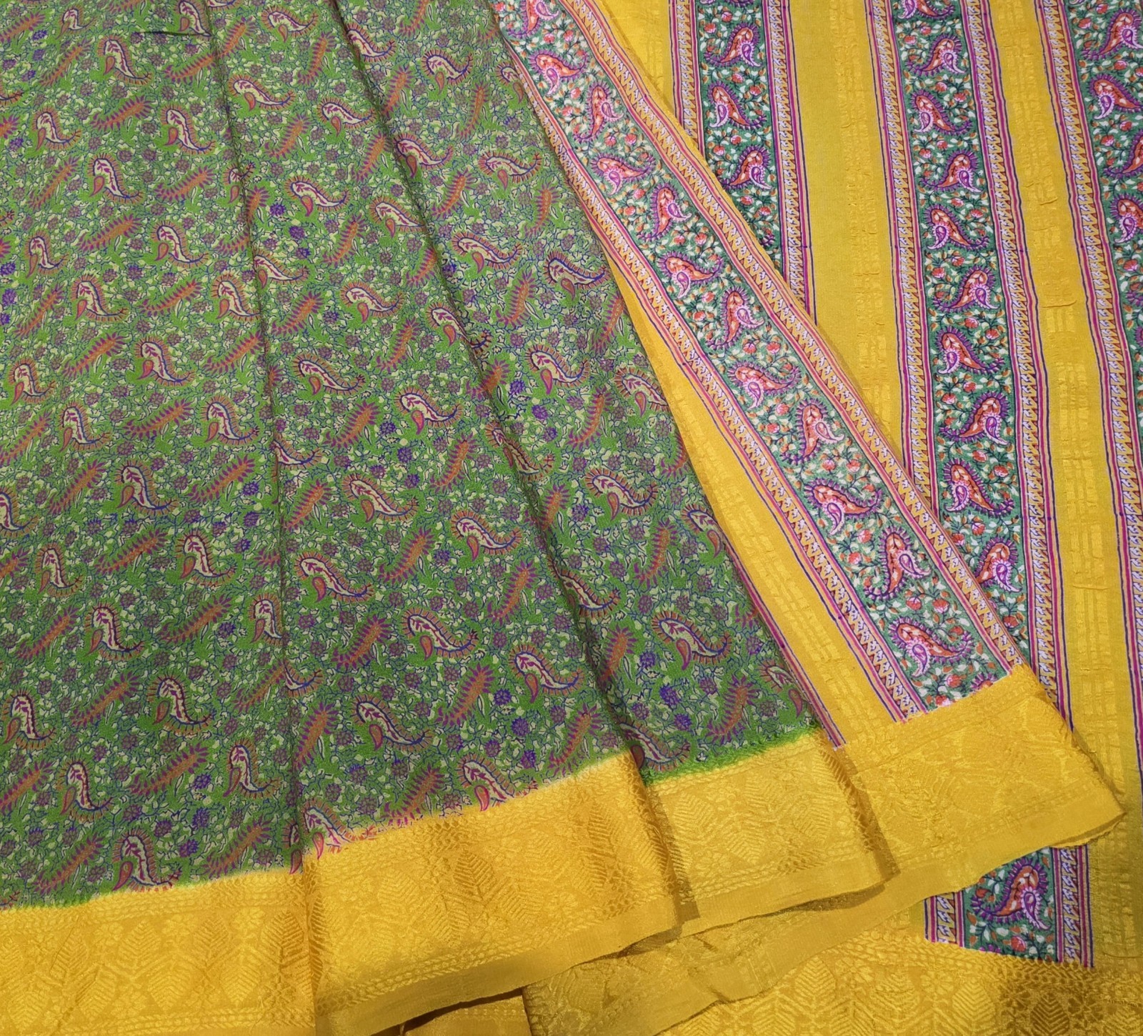 Vintage Silk Saree, 100% Pure Silk Fabric, 5 Yards Ethnic Indian Printed Sari