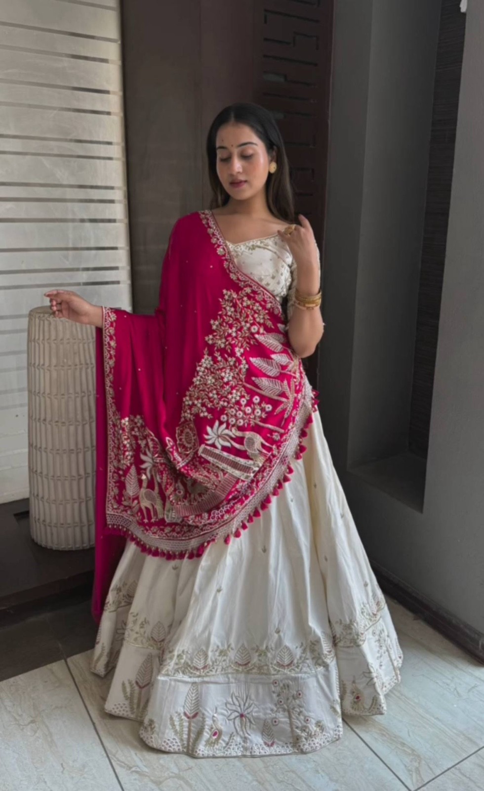 Women Designer Pink Dupata Ivory Lehenga Choli Set Embroidery Wedding Party Wea