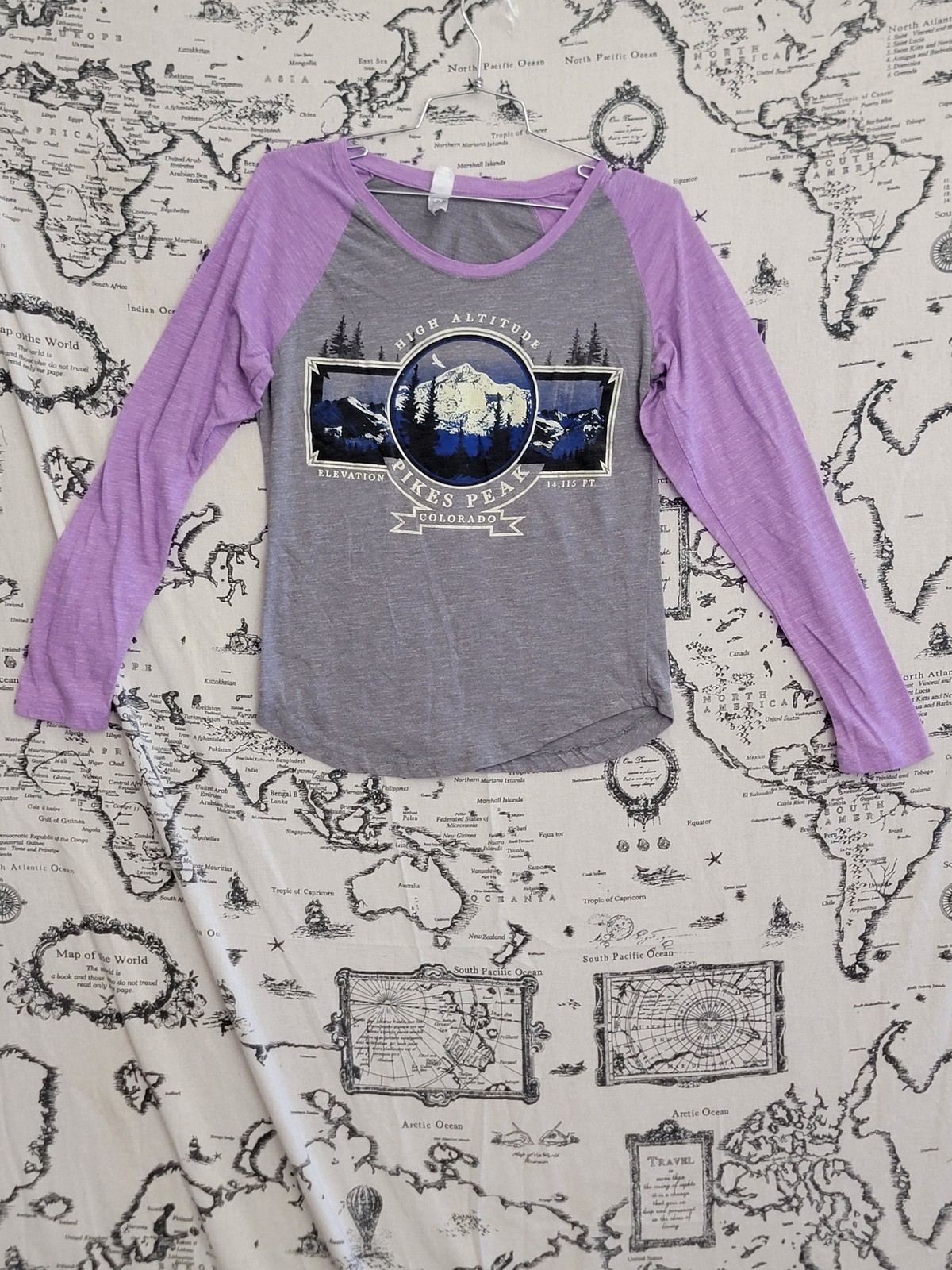 Salt Creek Apparel Pikes Peak Colorado Graphic Long Sleeve T-Shirt Women’s M