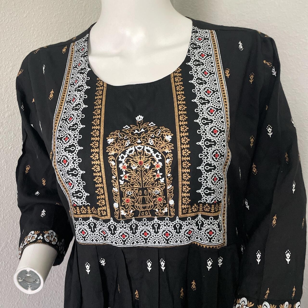 NWOT black white gold kurta size XXXL L XL