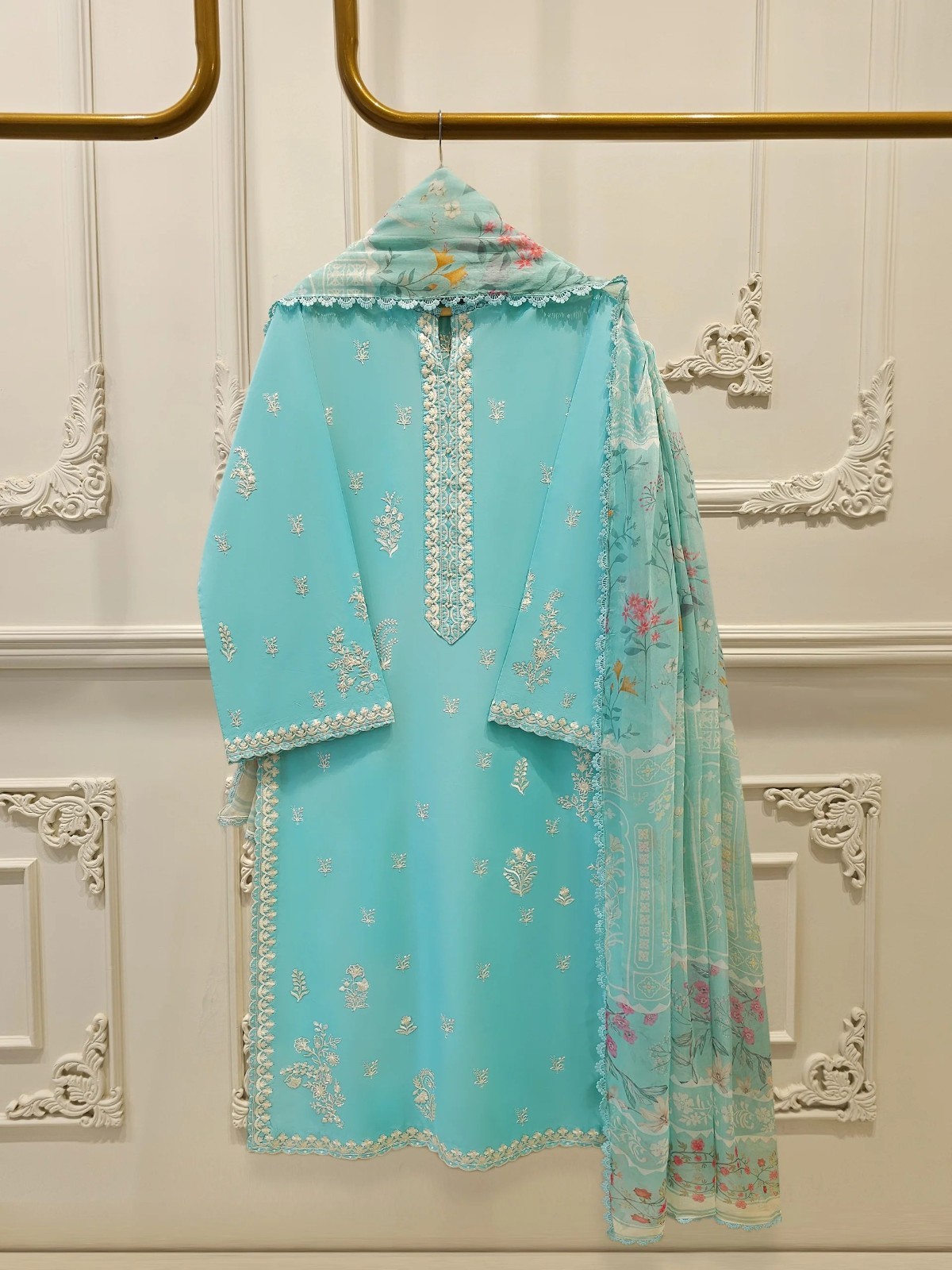 Agha Noor 3 piece – Embroidered Lawn Suit – Chiffon Dupatta (S, M, L)