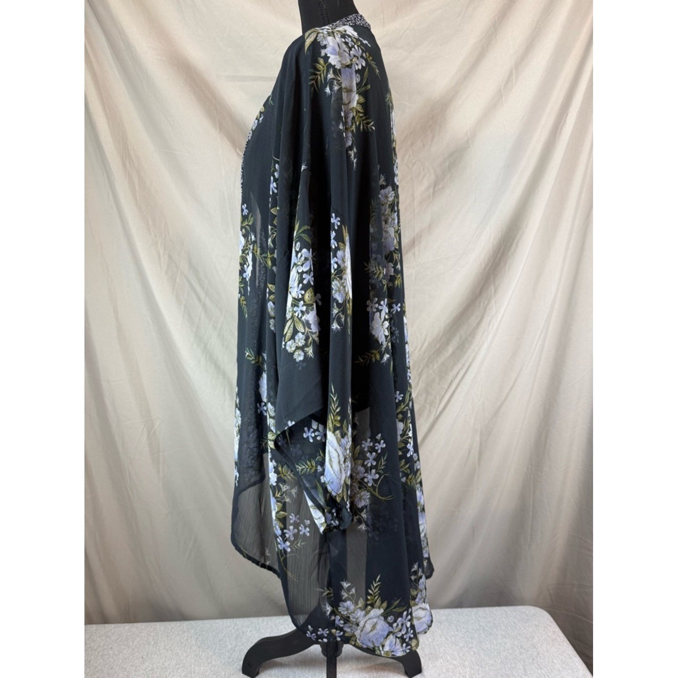 Band of Gypsies Sheer Boho Floral Kimono – Dark Blue/Gray – M/L