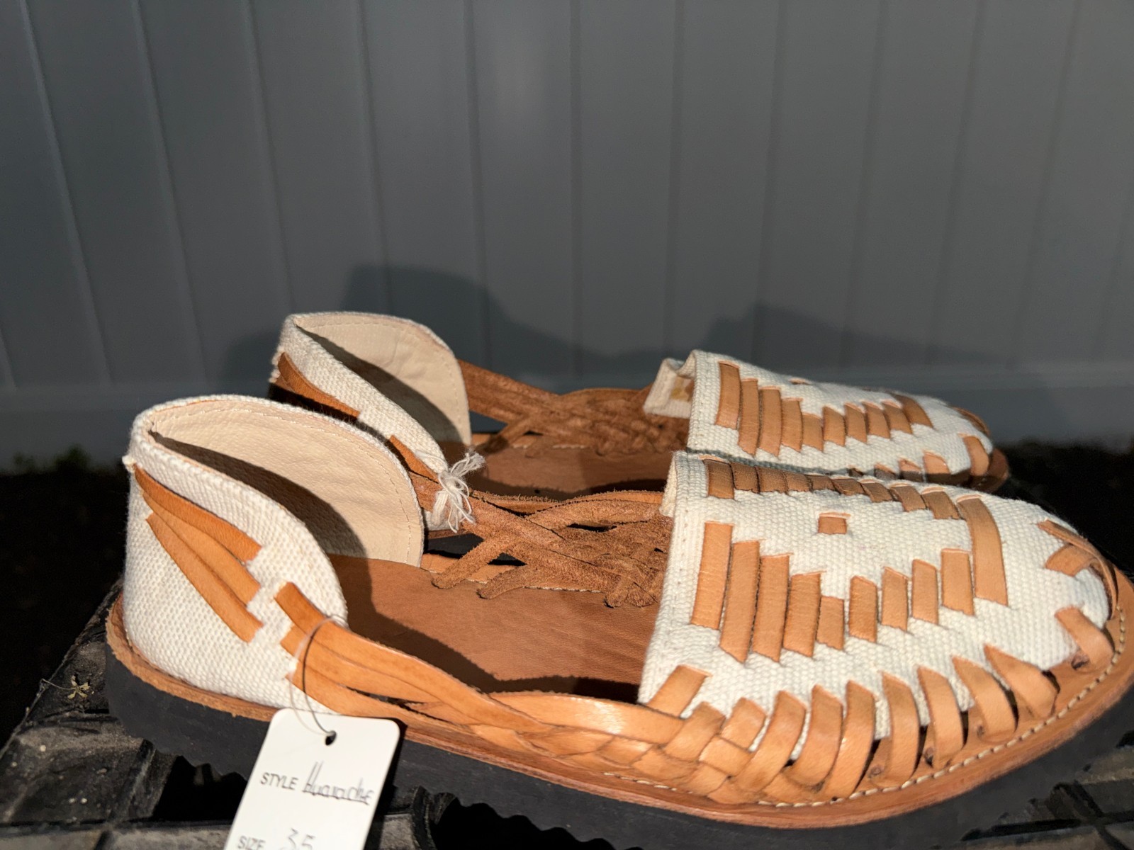 Guatemalan shoes – Rhombus design