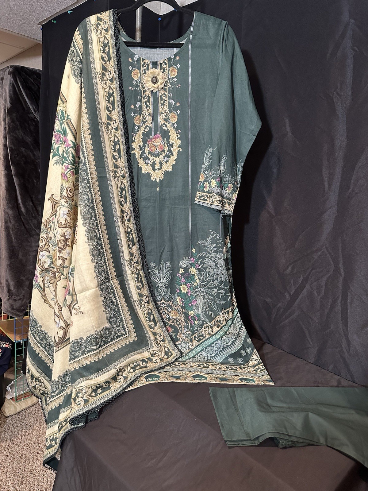 ⭐️ASIM JOFA PRINTED Lawn Suit On Sale- 3 Pc -tailor Stitched -Medium Size- $30