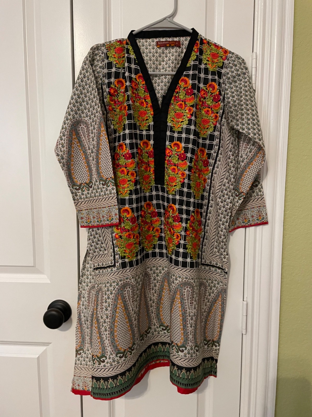Printed cotton embroidered kurti size small Brand Khaadi.