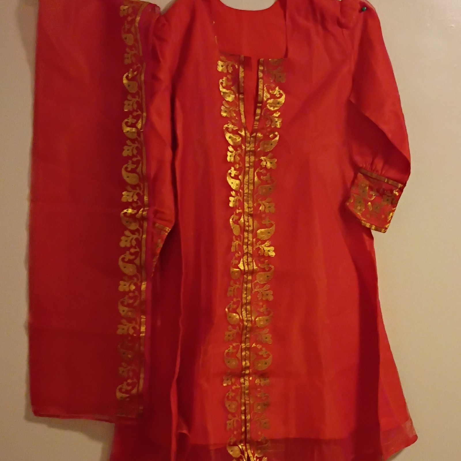 Red & Gold Embroidered Indian Pakistani Salwar Kameez 3-Piece Set Dupatta Silk
