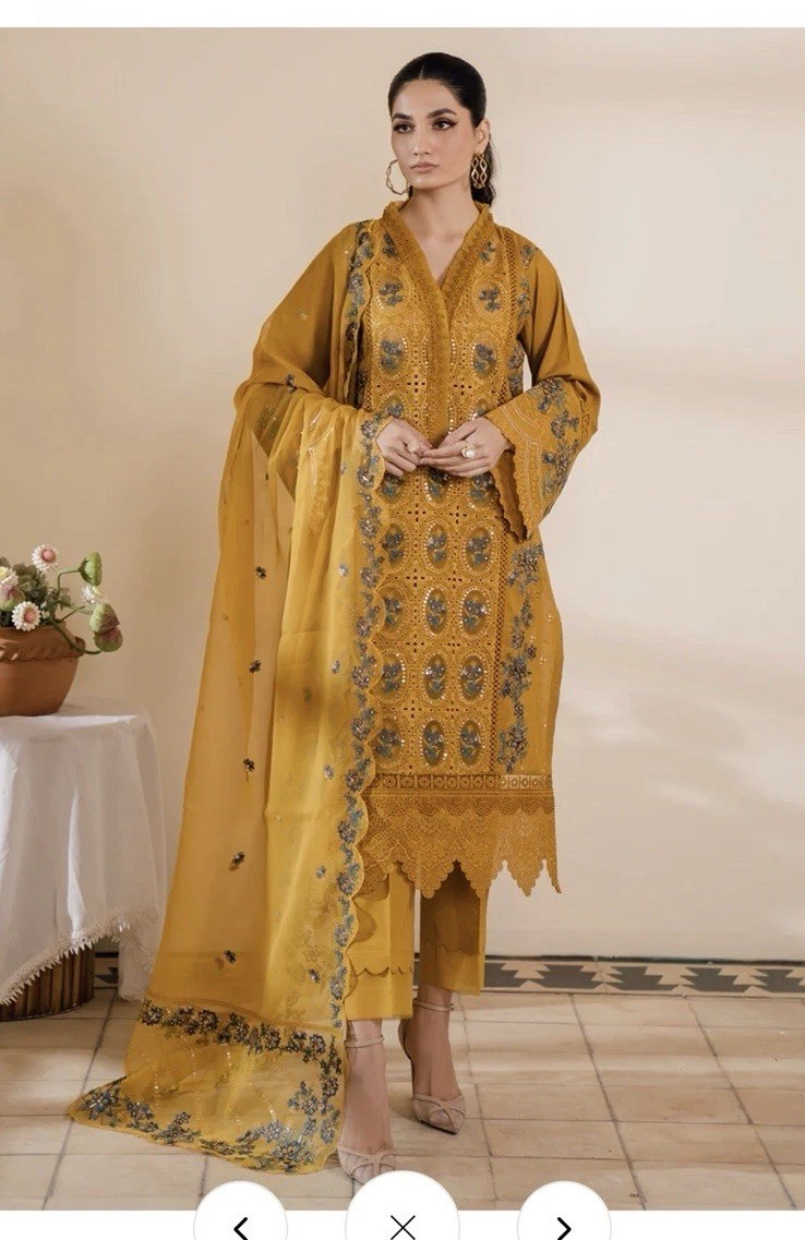 Shalwar Kameez Chicken Kari Embroidery Lawn Size Medium Brand New.