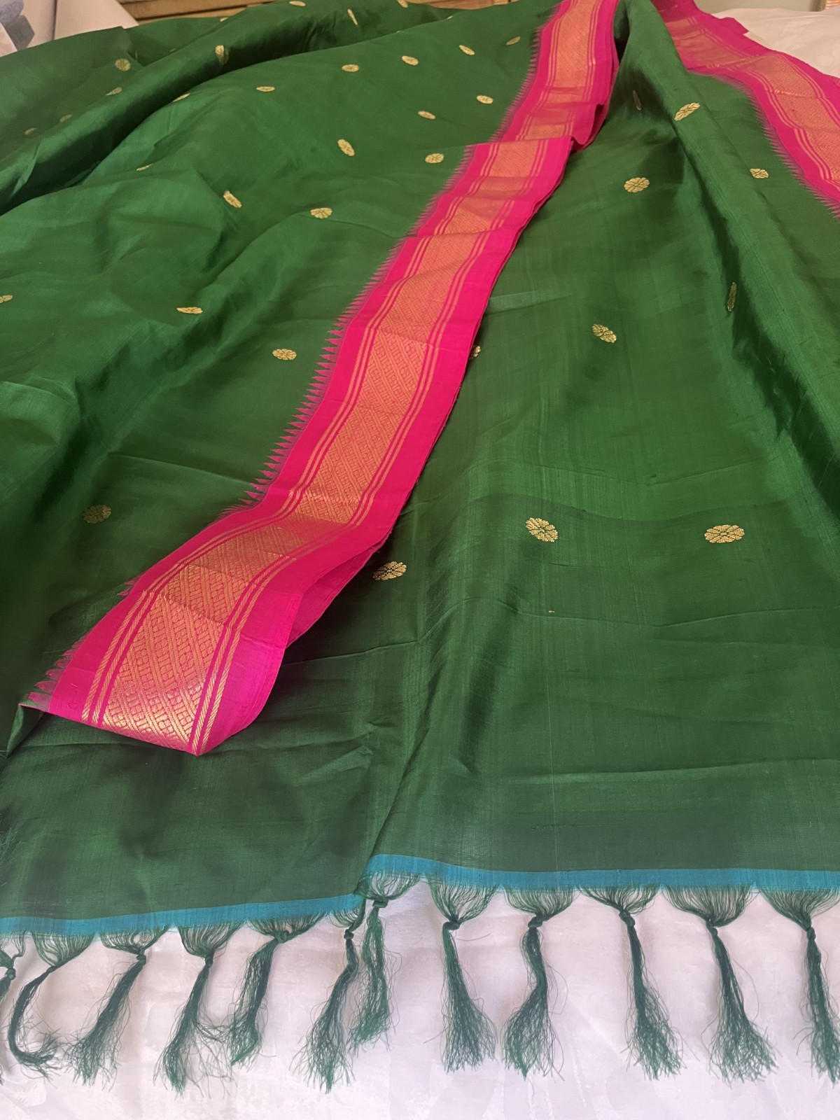 Chinnasami Chetty Silk Sari Green and Pink w/ Gold Accents 5.5 Meters NOS