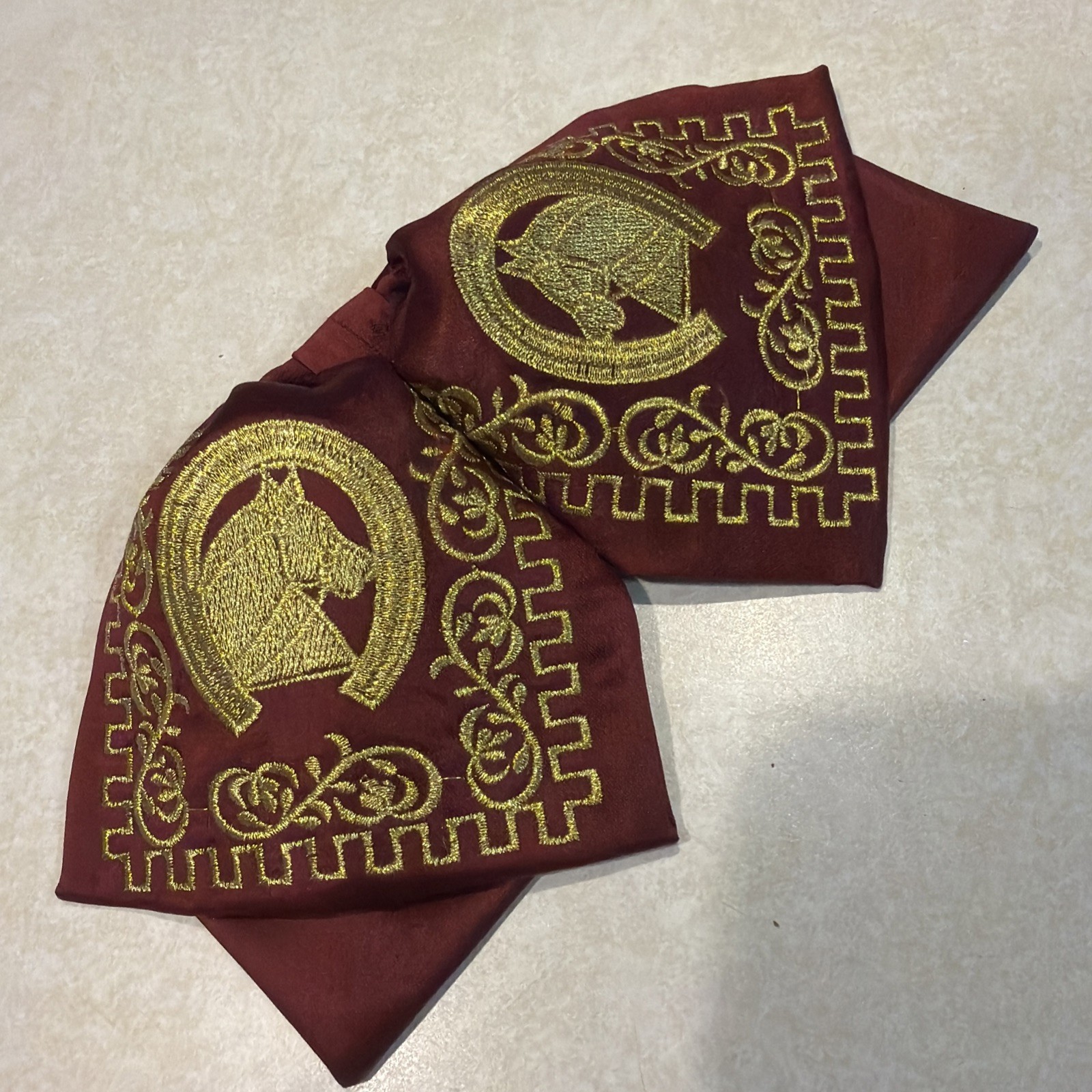Mariachi Bow Tie, Burgundy With A Horseshoe and Horse Embroidered / Moño Charro