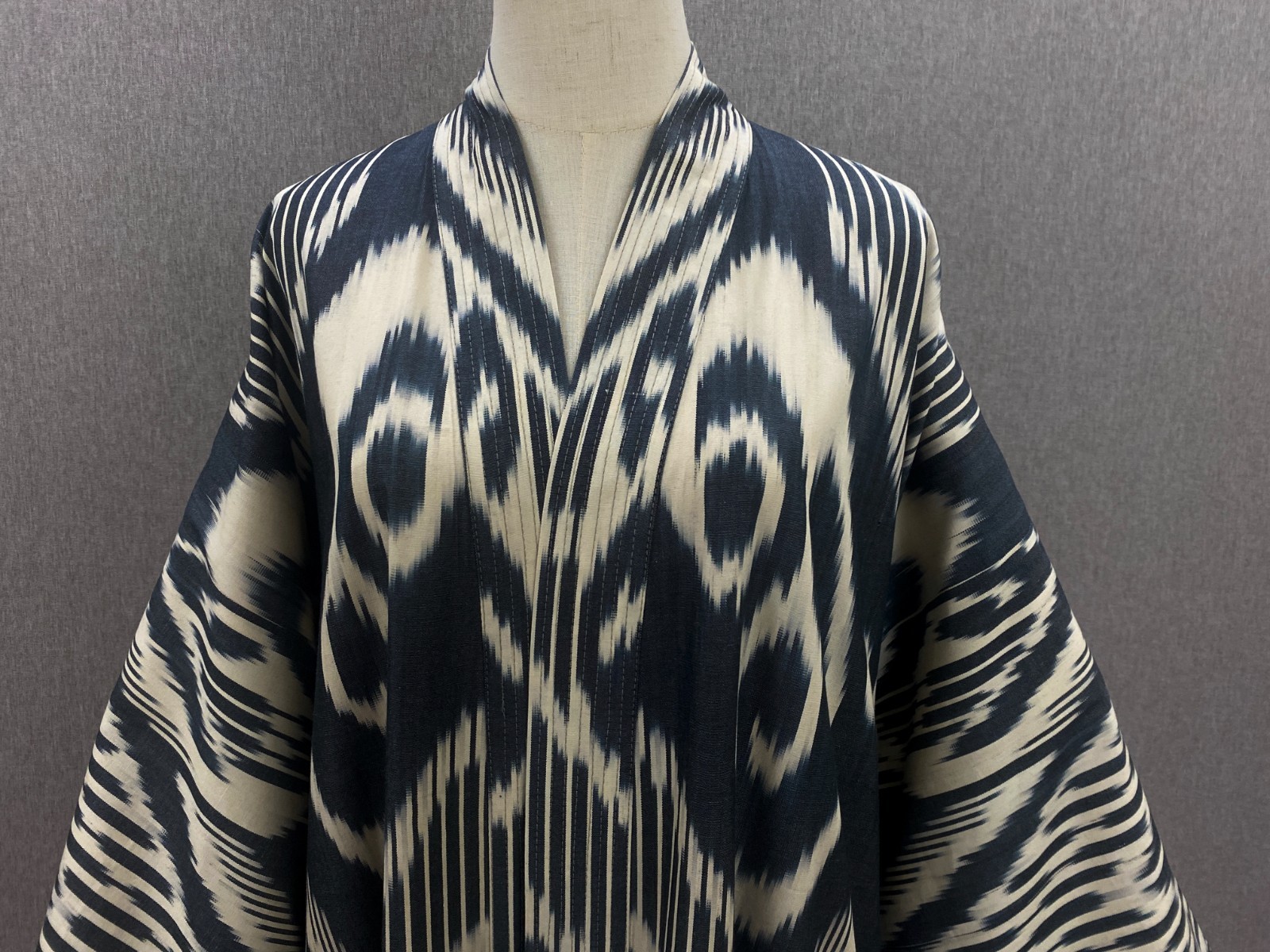 Uzbek silk ikat chapan/Cotton jacket/Boho coat/Ethnic abaya cape/Tribal kimono