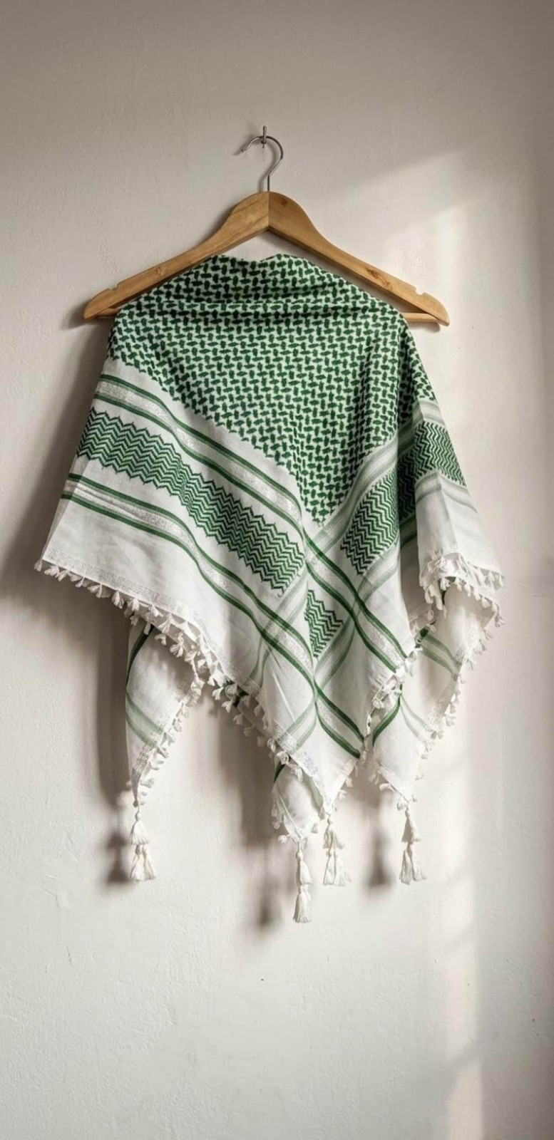 Original Kufiya from Palestine | green-white | Kuffeyeh, Kufiya, Hatta | handmad