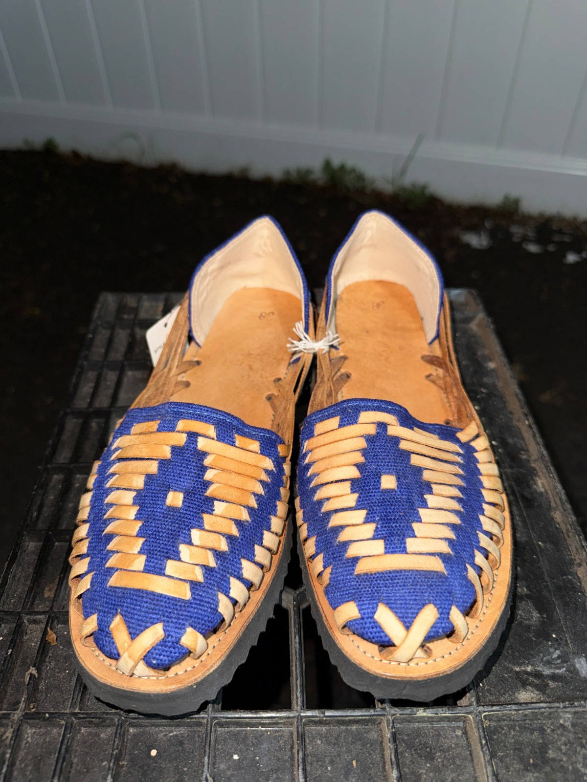 Guatemalan shoes – Rhombus design