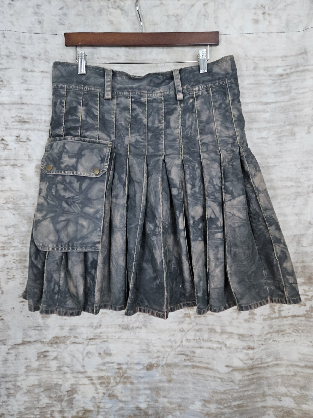 Damn Near Kilt’em Mens Utility Kilt Cotton Cargo Tactical Size M Hand Distressed