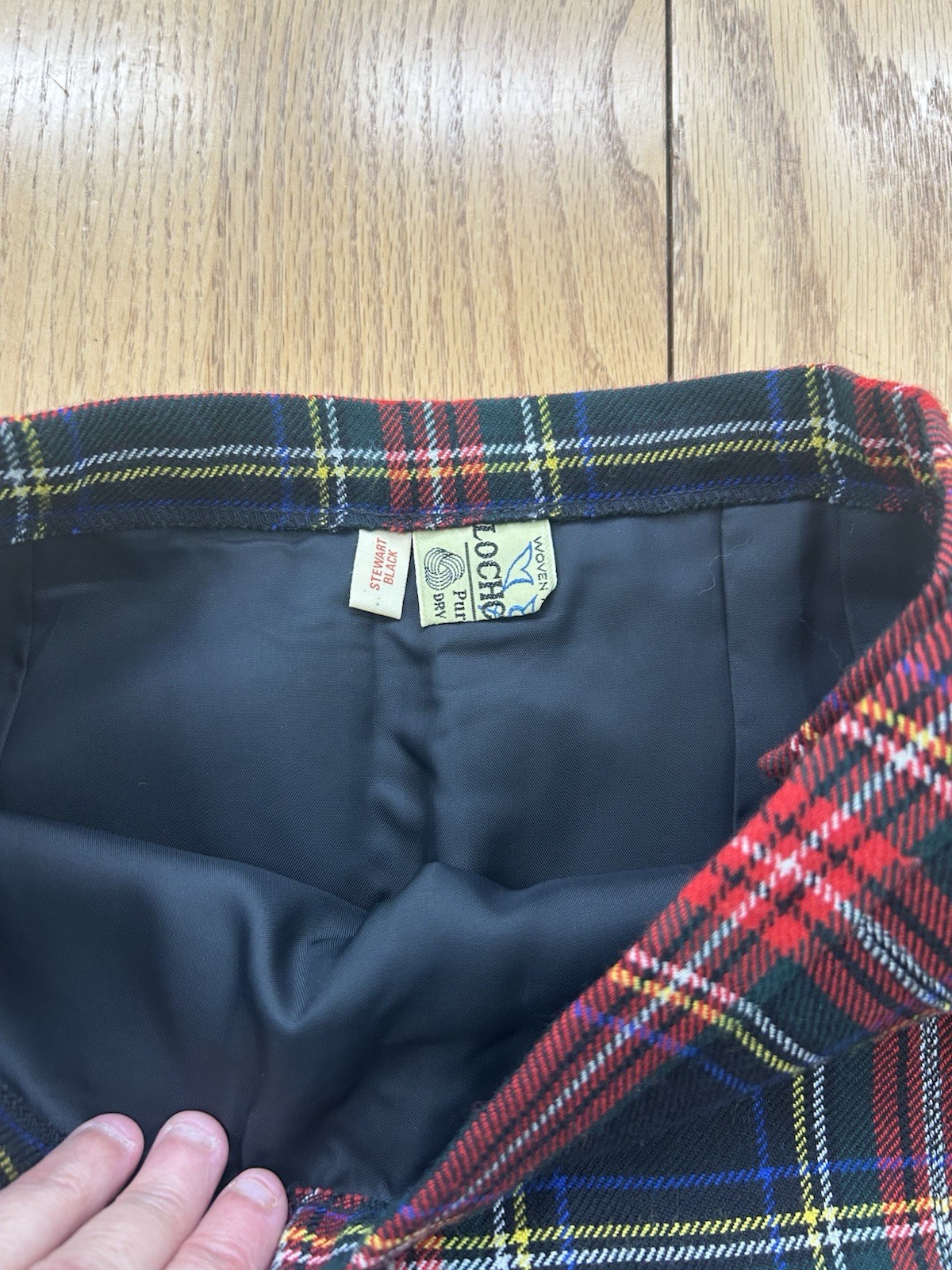VTG Lochcarron Scotland Pure Wool Black Stewart Tartan Kilt Skirt Midi 27″ Waist