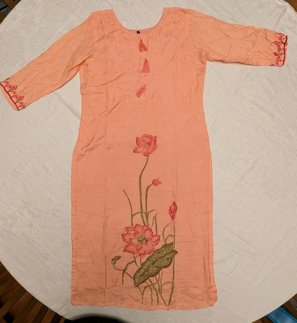 Hand-Painted Peach Kurta – Floral Lotus Design, Size M/40 (Unbranded Wearable…