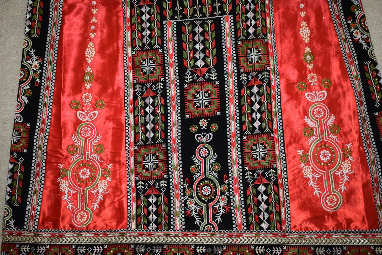 Palestinian Tatreez Thobe – Red Satin Panel & Embroidered Maxi Dress – Abaya