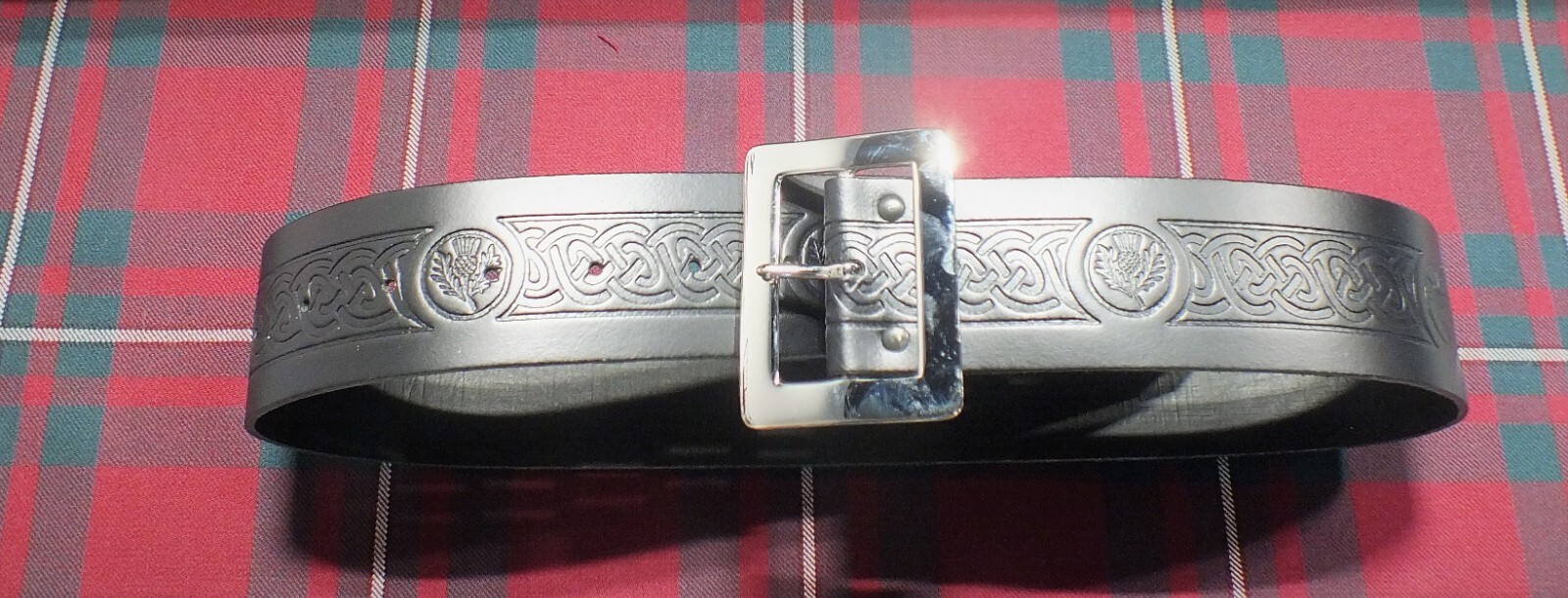 Kilt belts – Contemporary with built in buckle, embossing may vary