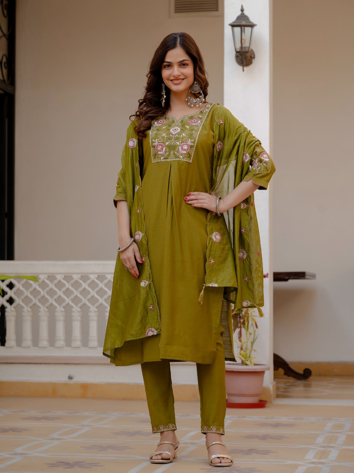 Women’s Mahendi Kurta Pant Set Stylish Floral Embroidery Indian Pakistani Ethnic