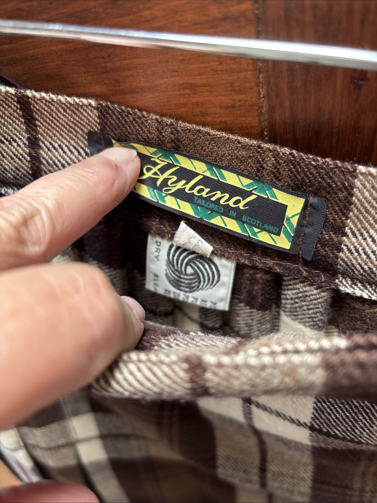 VTG 100 Pure Wool Hyland Kilt Scotland Plaid Tartan Brown Sz 26 Adjustable