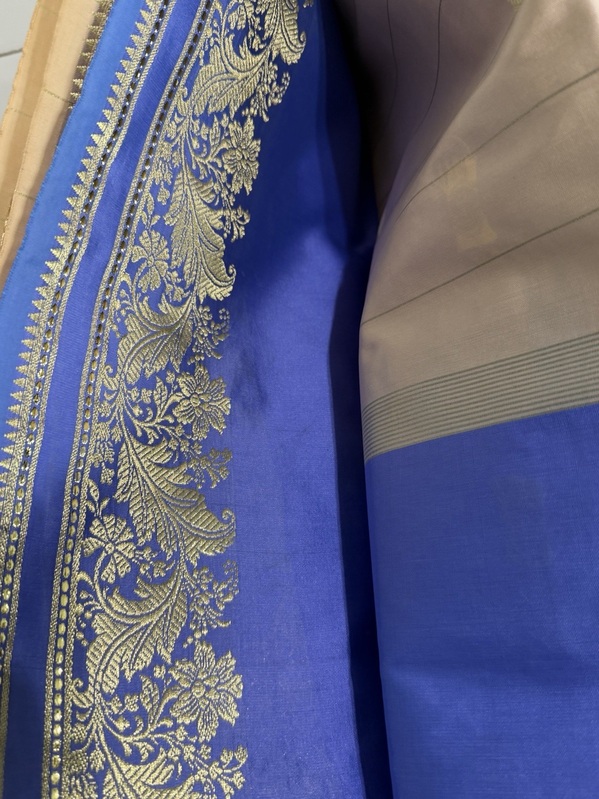 Sari Saree for Women NEW Handloom Made In India Purple Tan w/Golden Embroidery