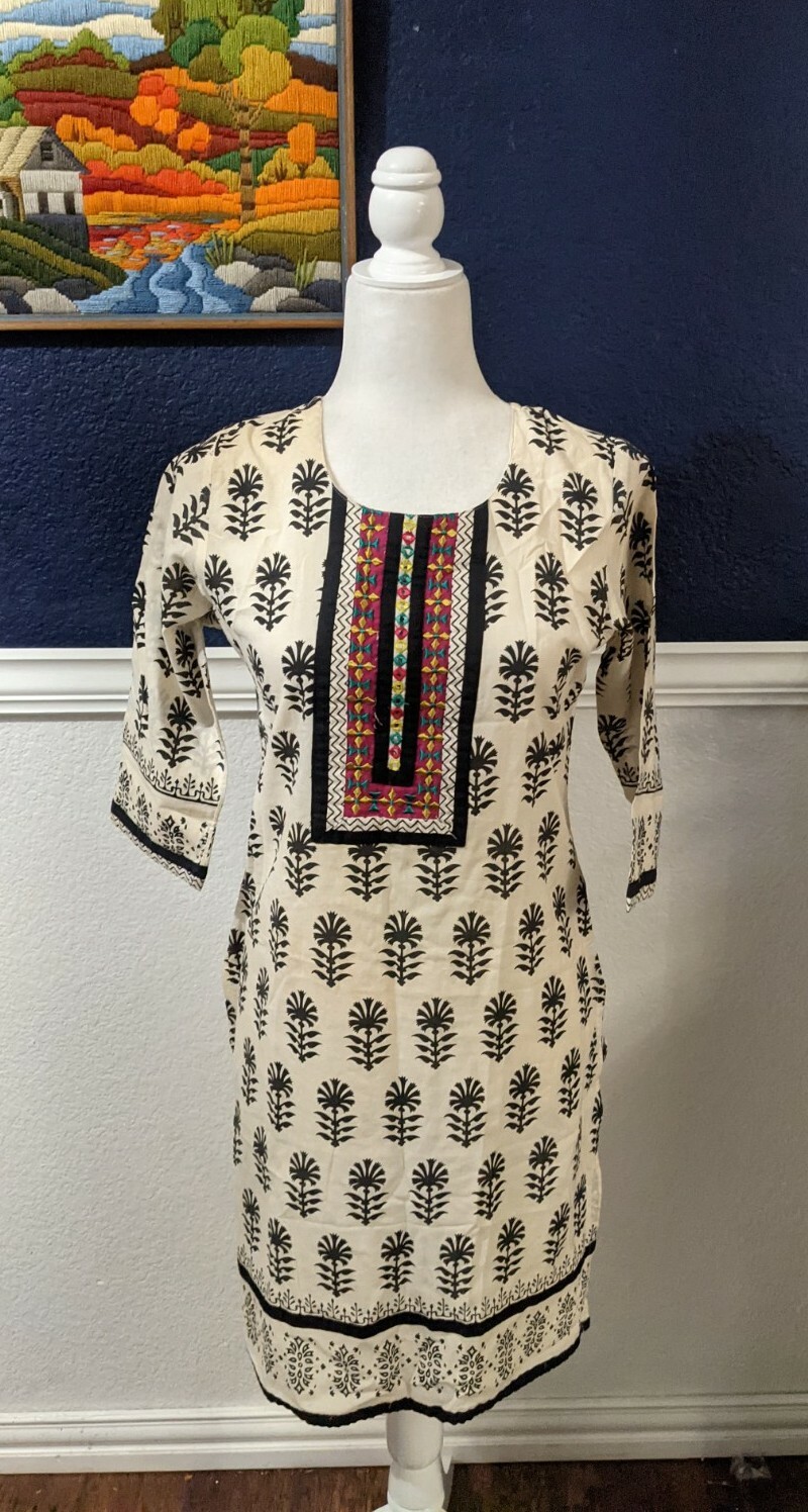Srishti Women’s Indian White Dress Embroidered Beaded Colorful Sz Medium M