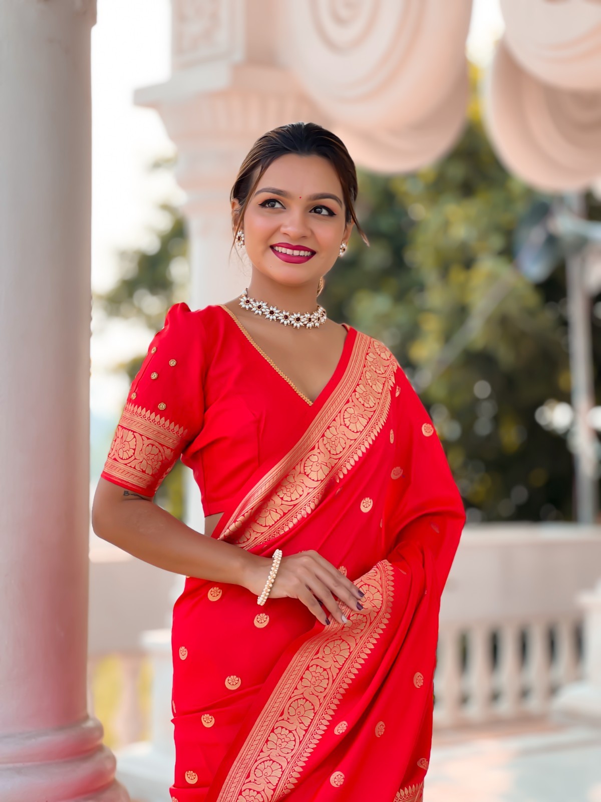 South Indian Soft Silk Saree Zari Motif Work Rich Pallu with Women Blouse Piece