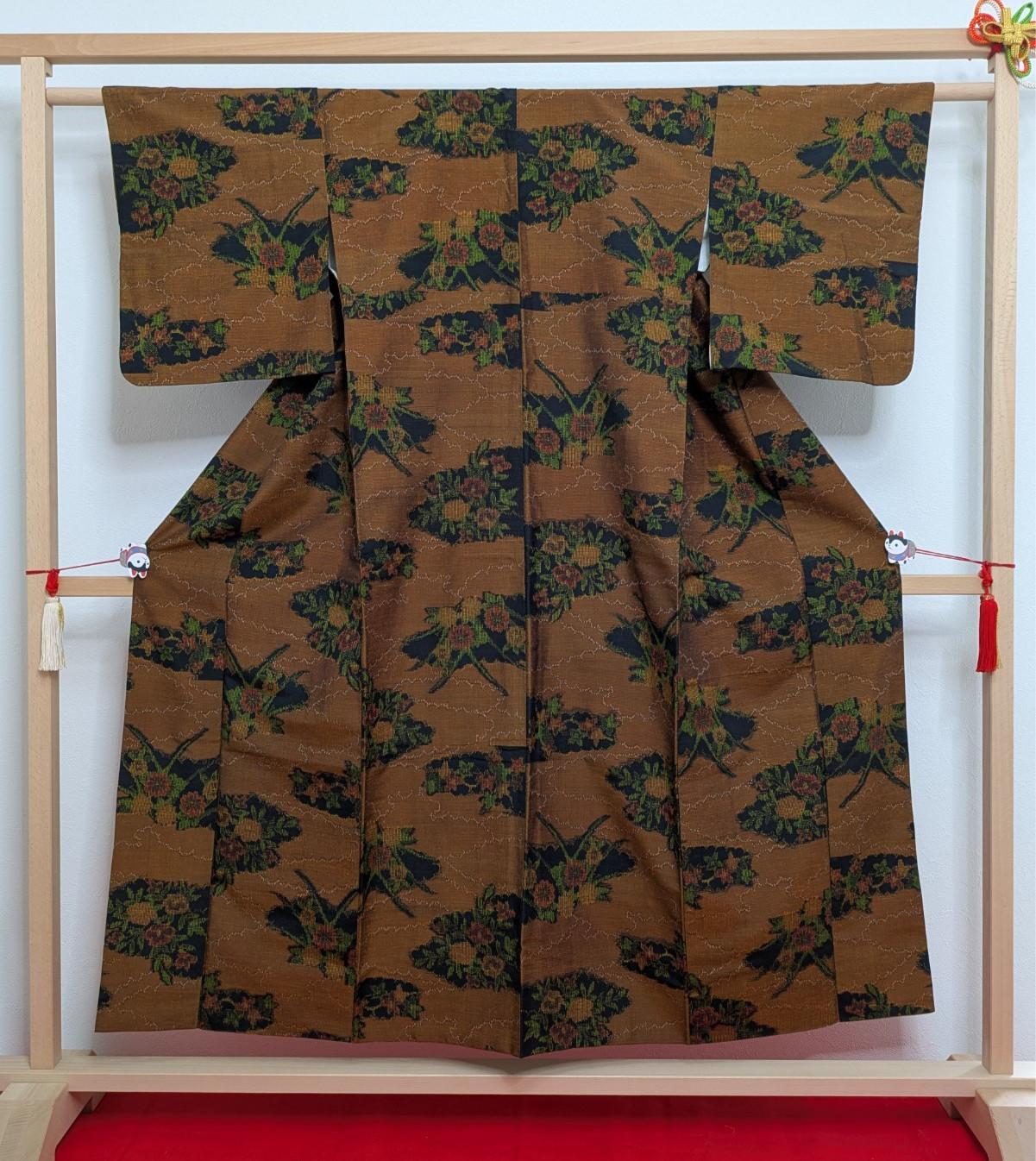 Vintage Japanese Kimono Silk Tsumugi Brown Black Floral Hand-woven Textile Art