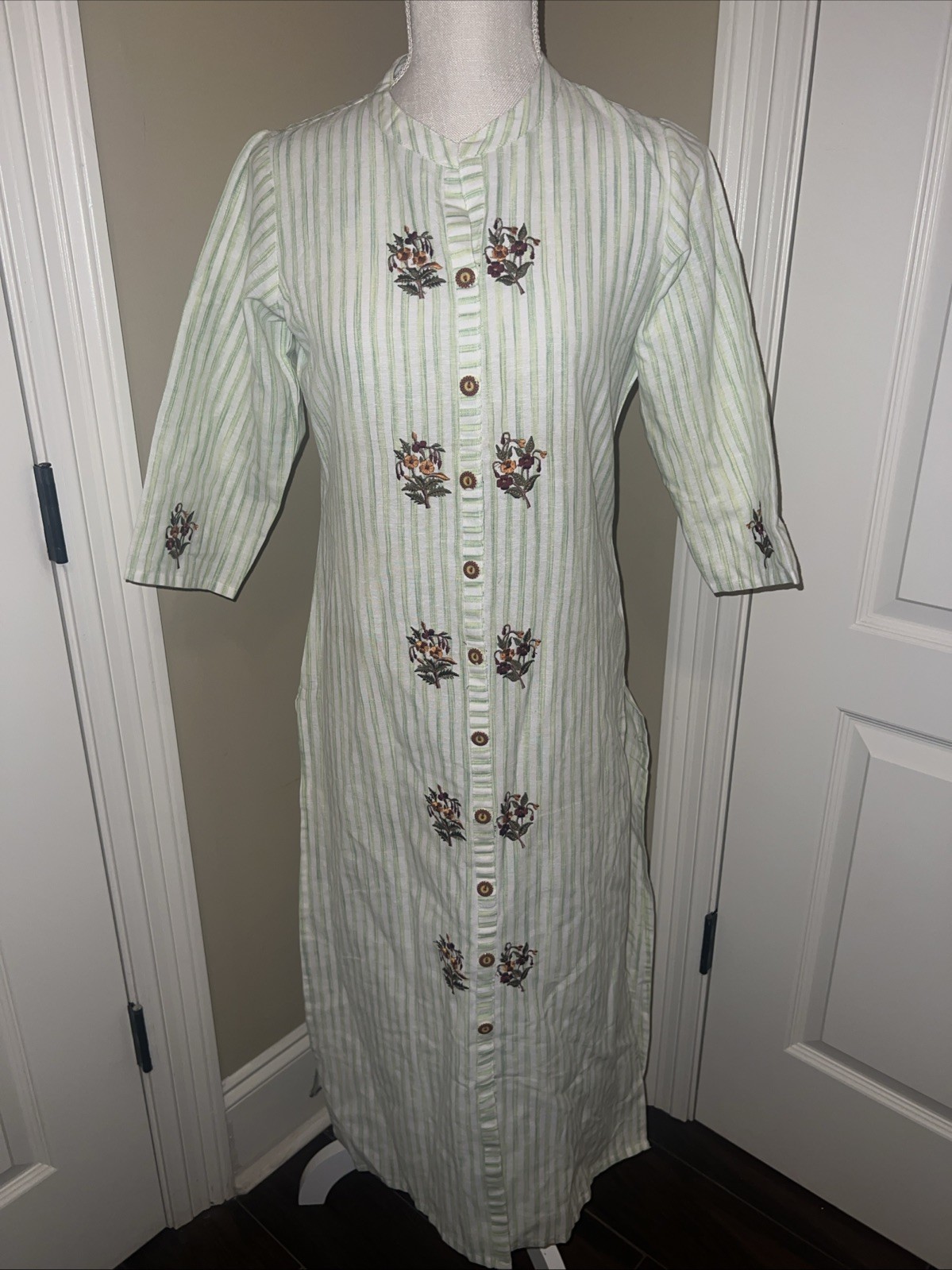 Neerus Indian Tunic Size M Green Striped Embroidery 46” Side Slits Dry Clean