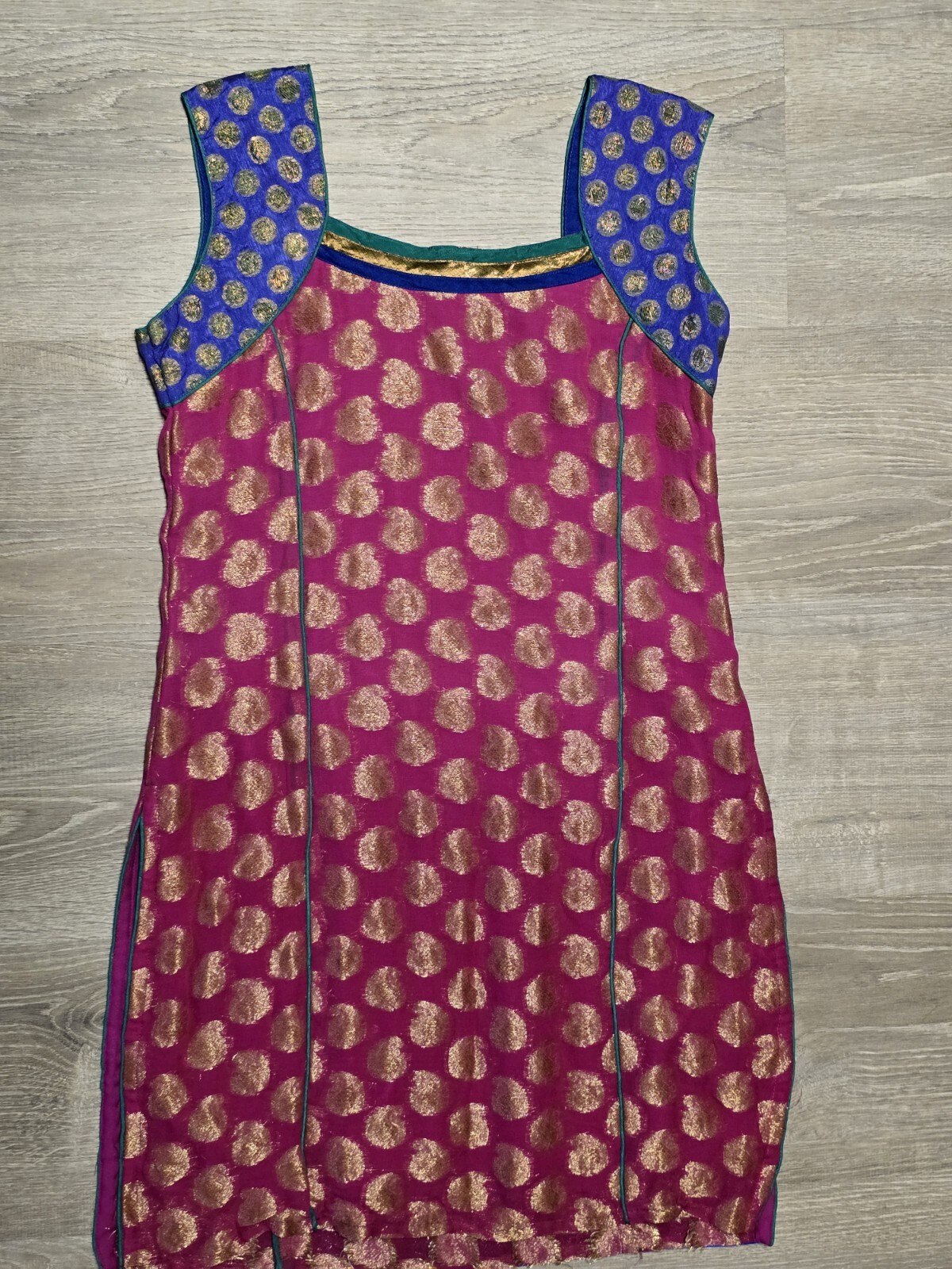 Preloved 2pc. Pink Bejeweled Lined Kurta and Dupatta Size 7? See Photos